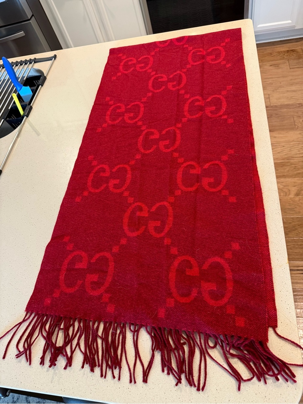 Gucci Red GG Logo Wool Scarf with Fringe - Picture 2 of 6